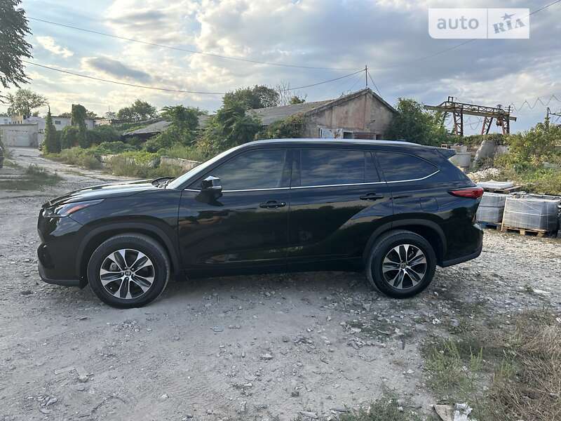 Внедорожник / Кроссовер Toyota Highlander 2022 в Одессе
