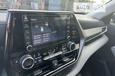 Внедорожник / Кроссовер Toyota Highlander 2022 в 
