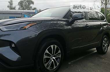 Позашляховик / Кросовер Toyota Highlander 2023 в 