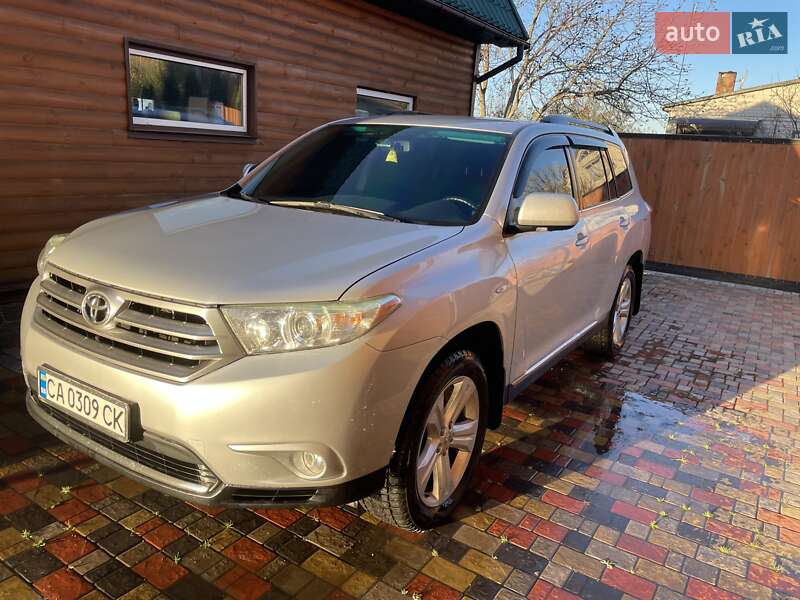 Внедорожник / Кроссовер Toyota Highlander 2011 в Черкассах