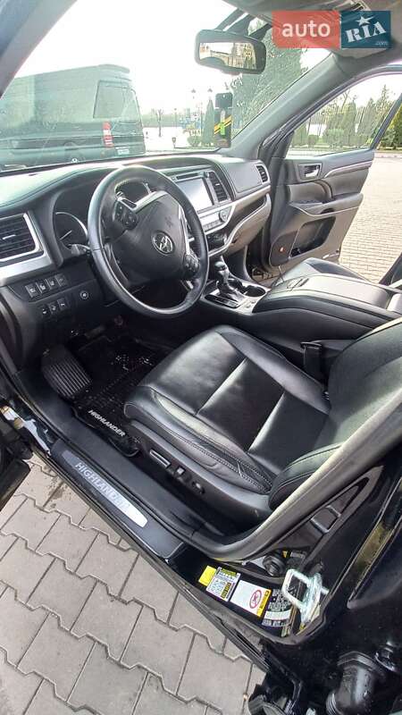 Внедорожник / Кроссовер Toyota Highlander 2016 в Измаиле фото 5 Внедорожник / Кроссовер Toyota Highlander 2016 в Измаиле