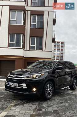 Внедорожник / Кроссовер Toyota Highlander 2019 в Ивано-Франковске