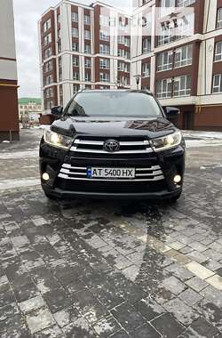 Внедорожник / Кроссовер Toyota Highlander 2019 в Ивано-Франковске
