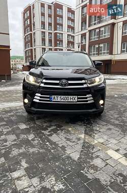 Внедорожник / Кроссовер Toyota Highlander 2019 в Ивано-Франковске