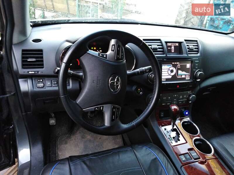 Позашляховик / Кросовер Toyota Highlander 2011 в Носівці