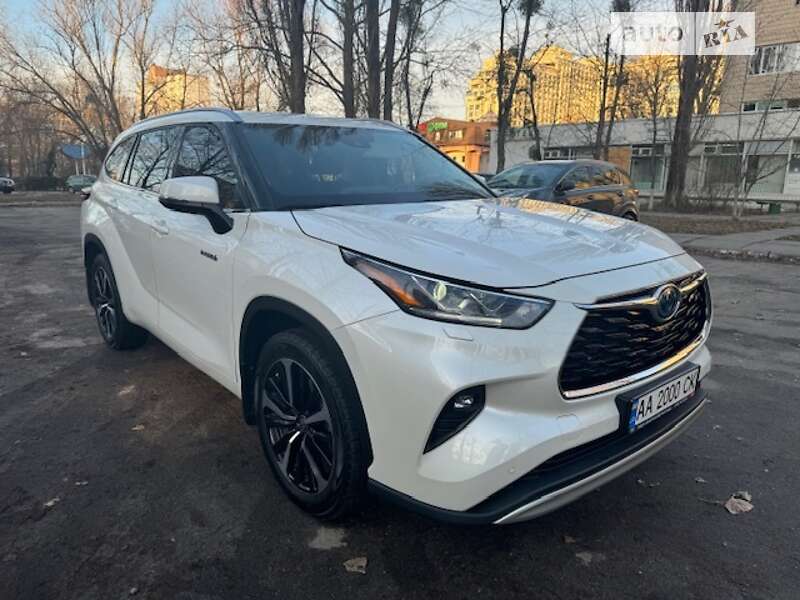 Позашляховик / Кросовер Toyota Highlander 2021 в Києві