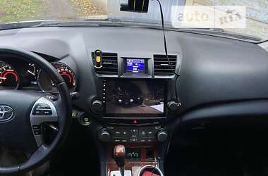 Внедорожник / Кроссовер Toyota Highlander 2011 в Конотопе