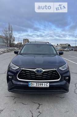 Позашляховик / Кросовер Toyota Highlander 2022 в Котельві