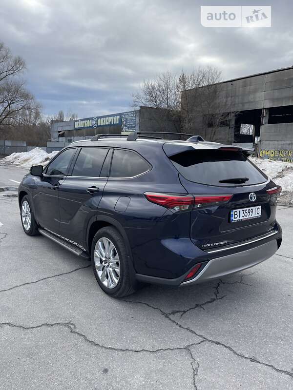 Внедорожник / Кроссовер Toyota Highlander 2022 в Котельве