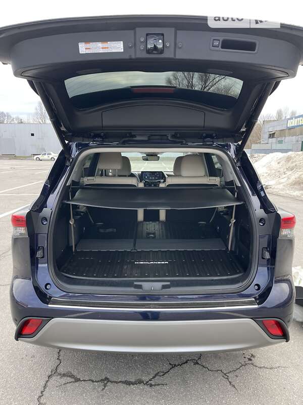 Внедорожник / Кроссовер Toyota Highlander 2022 в Котельве