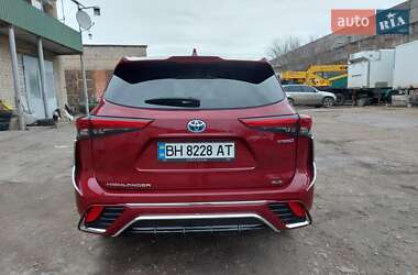 Внедорожник / Кроссовер Toyota Highlander 2021 в Подольске