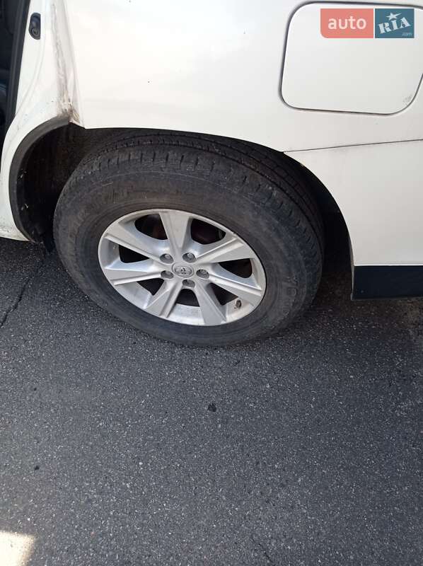 Позашляховик / Кросовер Toyota Highlander 2013 в Харкові
