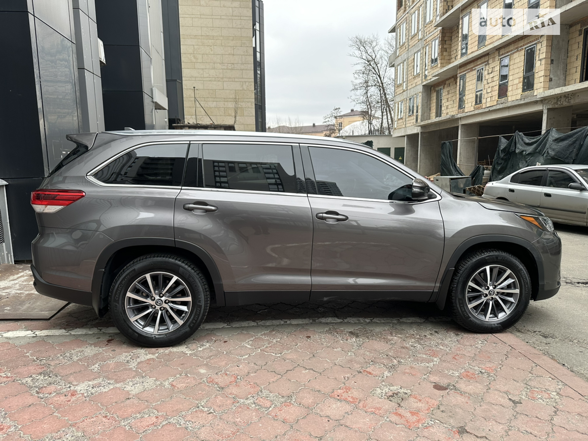 2019 Toyota Highlander - фото 1