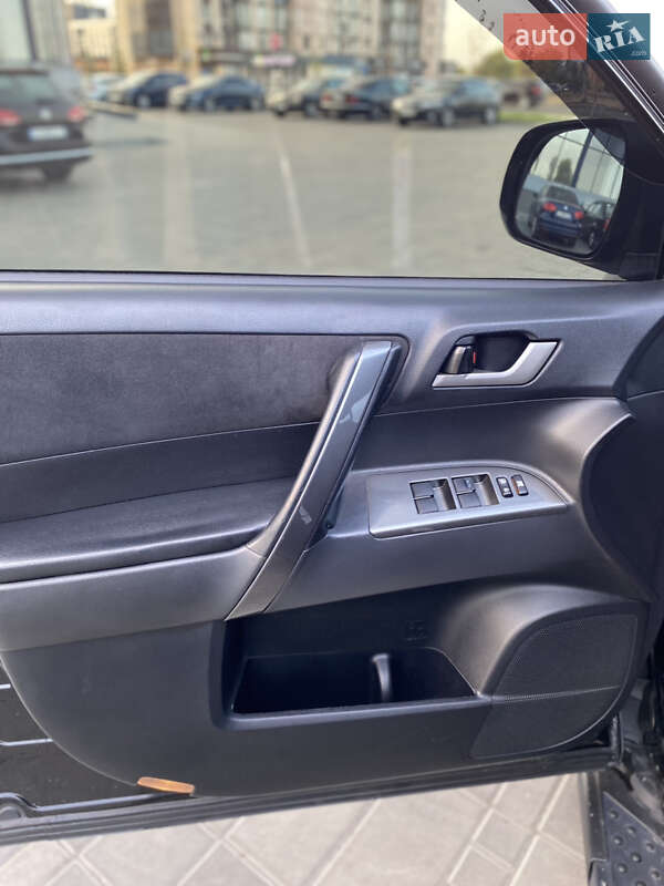 Позашляховик / Кросовер Toyota Highlander 2011 в Черкасах