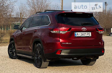 Позашляховик / Кросовер Toyota Highlander 2019 в Кривому Розі