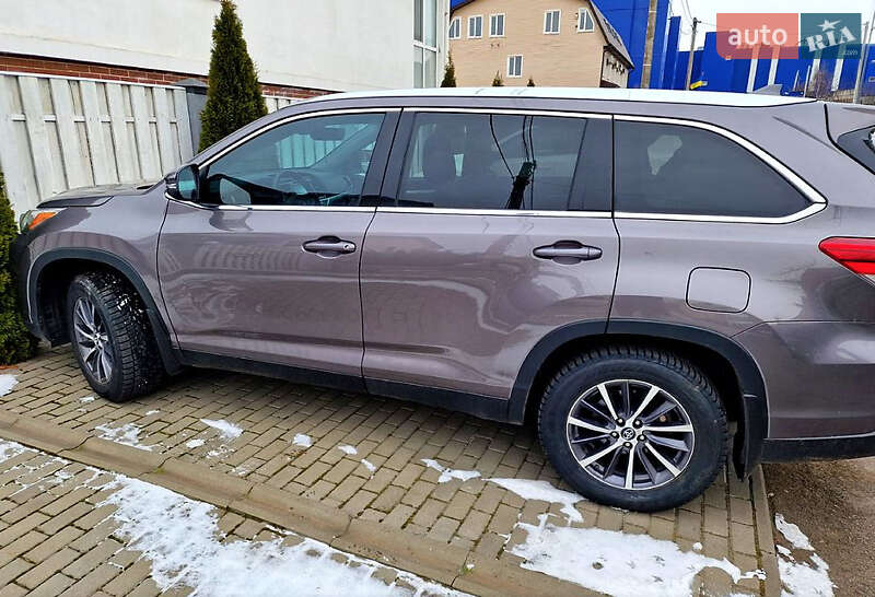Позашляховик / Кросовер Toyota Highlander 2019 в Львові фото 12 Позашляховик / Кросовер Toyota Highlander 2019 в Львові