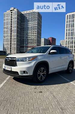 Позашляховик / Кросовер Toyota Highlander 2016 в Києві