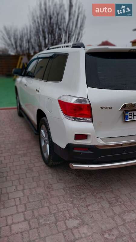 Внедорожник / Кроссовер Toyota Highlander 2013 в Одессе