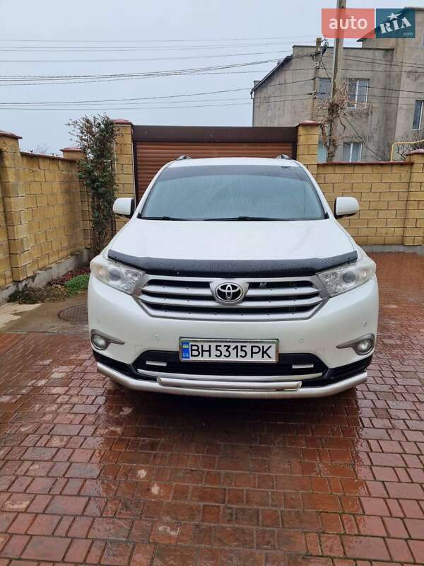 Внедорожник / Кроссовер Toyota Highlander 2013 в Одессе