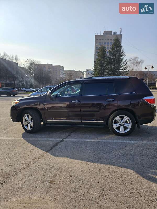 Позашляховик / Кросовер Toyota Highlander 2011 в Рівному