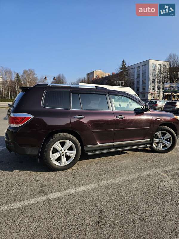 Позашляховик / Кросовер Toyota Highlander 2011 в Рівному