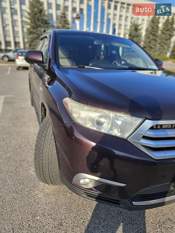 Позашляховик / Кросовер Toyota Highlander 2011 в Рівному