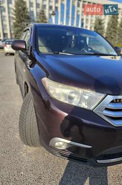 Внедорожник / Кроссовер Toyota Highlander 2011 в Ровно