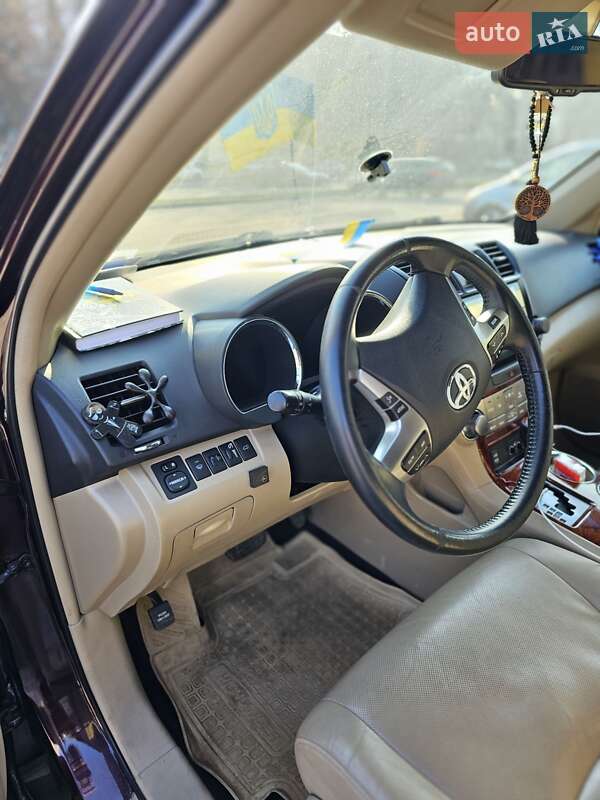 Позашляховик / Кросовер Toyota Highlander 2011 в Рівному