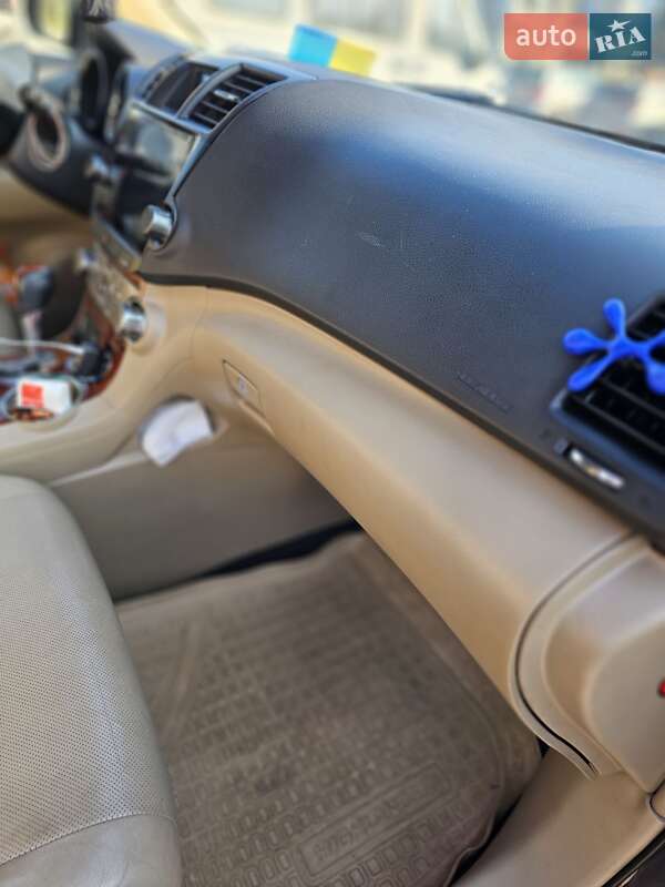 Позашляховик / Кросовер Toyota Highlander 2011 в Рівному