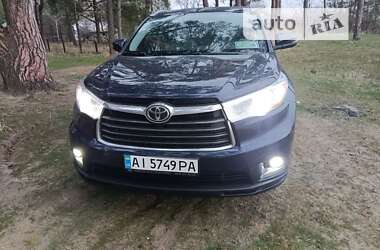 Внедорожник / Кроссовер Toyota Highlander 2015 в Барышевке