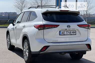 Позашляховик / Кросовер Toyota Highlander 2020 в Дніпрі