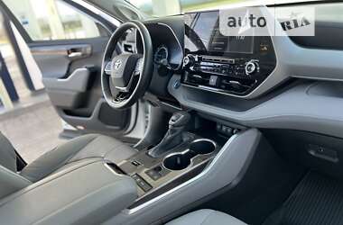 Позашляховик / Кросовер Toyota Highlander 2020 в Дніпрі