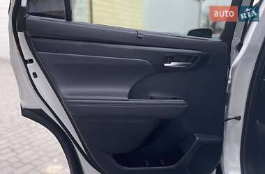 Внедорожник / Кроссовер Toyota Highlander 2020 в 