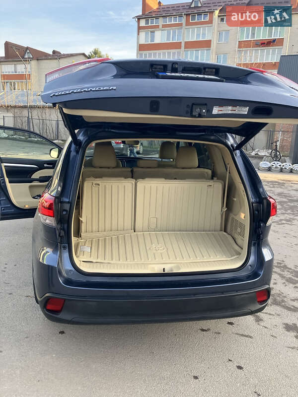 Внедорожник / Кроссовер Toyota Highlander 2018 в Тернополе