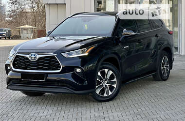 Toyota Highlander 2021