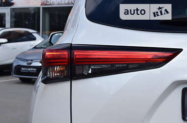 Внедорожник / Кроссовер Toyota Highlander 2021 в Житомире