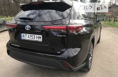 Внедорожник / Кроссовер Toyota Highlander 2020 в 