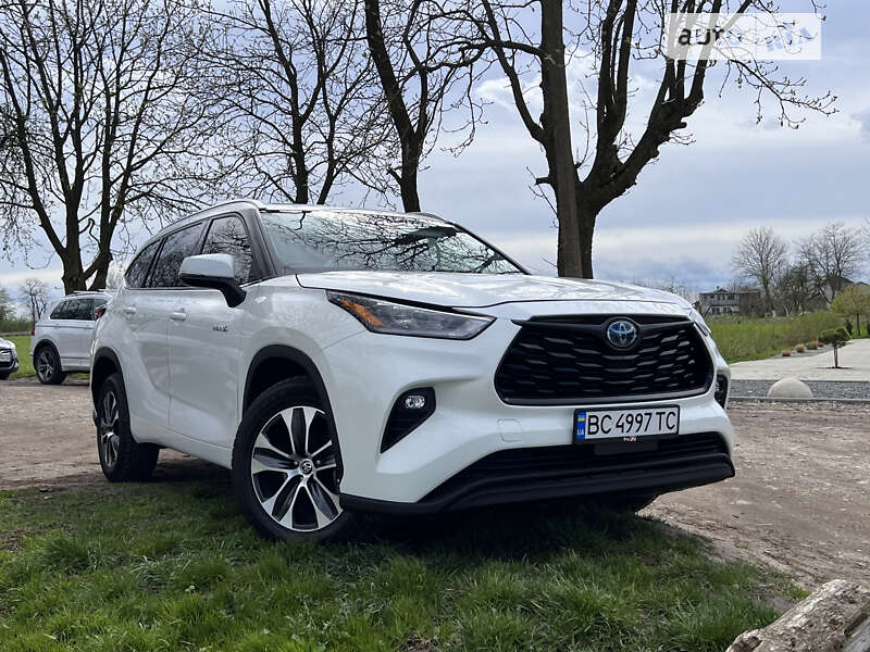 Внедорожник / Кроссовер Toyota Highlander 2020 в Львове