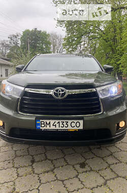 Внедорожник / Кроссовер Toyota Highlander 2016 в Тростянце