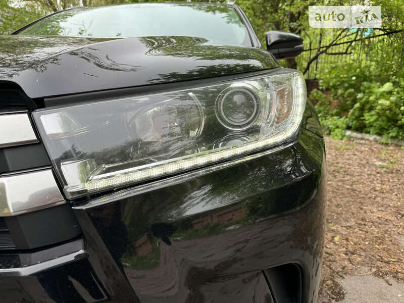 Позашляховик / Кросовер Toyota Highlander 2019 в Дніпрі