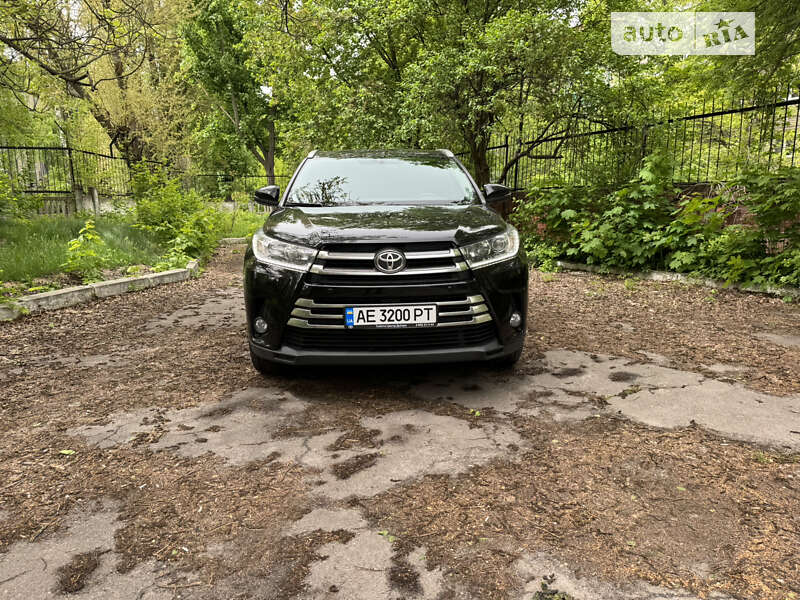 Позашляховик / Кросовер Toyota Highlander 2019 в Дніпрі