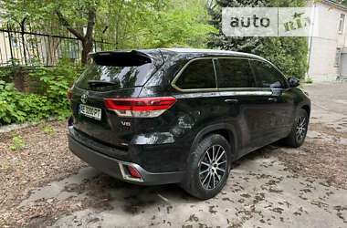 Внедорожник / Кроссовер Toyota Highlander 2019 в Днепре