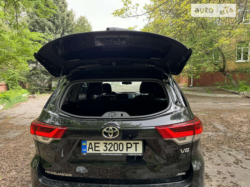 Позашляховик / Кросовер Toyota Highlander 2019 в Дніпрі