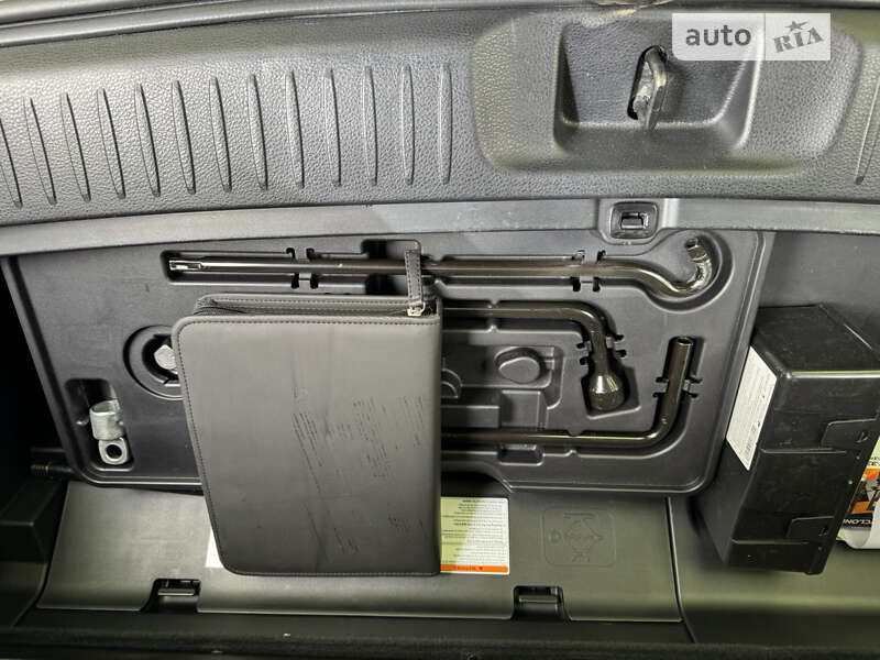 Позашляховик / Кросовер Toyota Highlander 2019 в Дніпрі