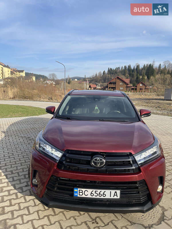 Внедорожник / Кроссовер Toyota Highlander 2017 в Бориславе