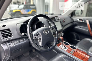 Позашляховик / Кросовер Toyota Highlander 2013 в Дніпрі