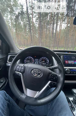 Внедорожник / Кроссовер Toyota Highlander 2015 в Полтаве