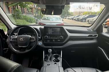 Внедорожник / Кроссовер Toyota Highlander 2021 в Киеве