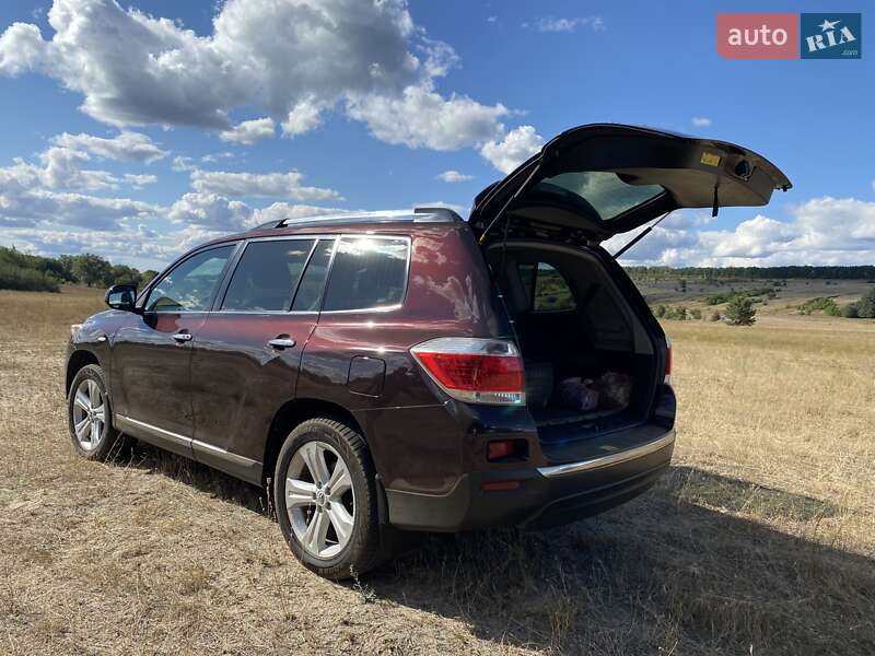 Позашляховик / Кросовер Toyota Highlander 2012 в Полтаві