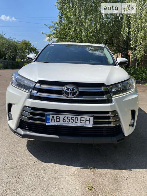 Позашляховик / Кросовер Toyota Highlander 2019 в Житомирі